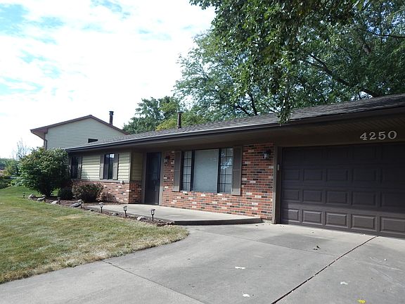 2nd image of 4250 Woodlake Dr
