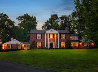 15 Woodcliffe Rd, Saint Louis, MO 63124