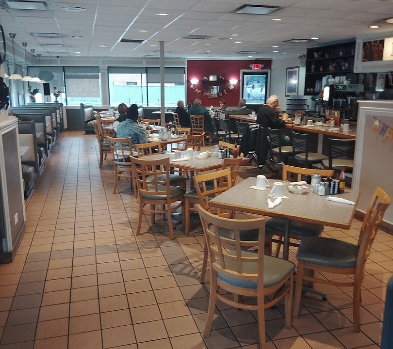 2nd image of 1640 S River Rd