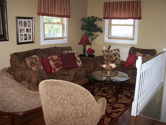 3rd image of 369 Donna Dr SE