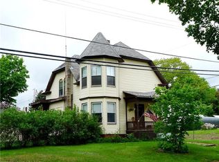 32 Knapp St, Livermore Falls, ME 04254