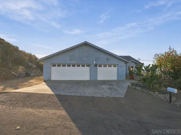 800 Alta Ln, El Cajon, CA 92021