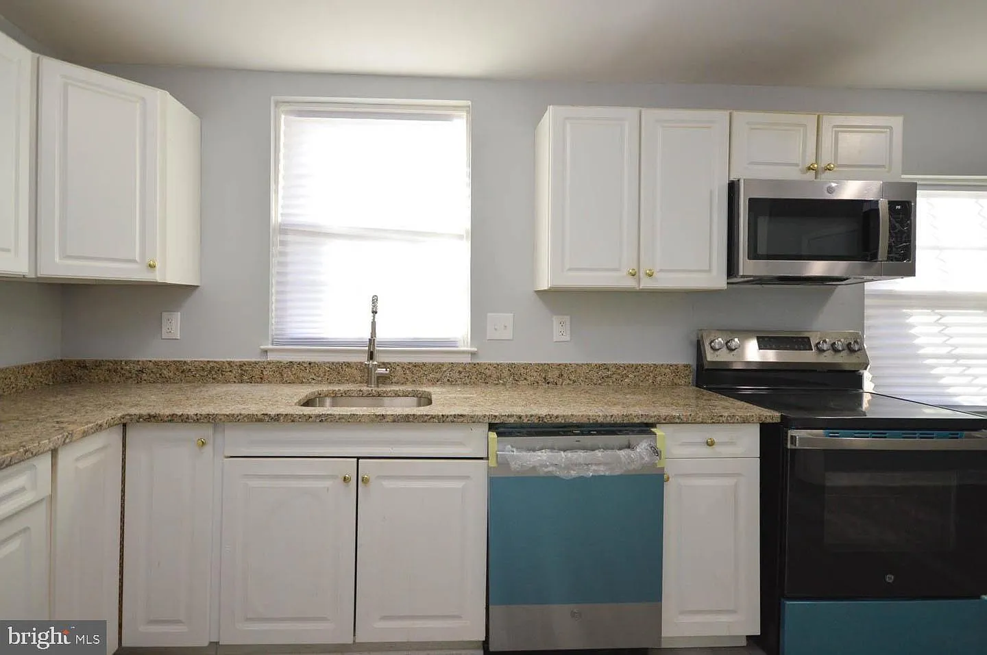 3 bed, 1.0 bath, 1475 sqft, $1,700 — Photo 4