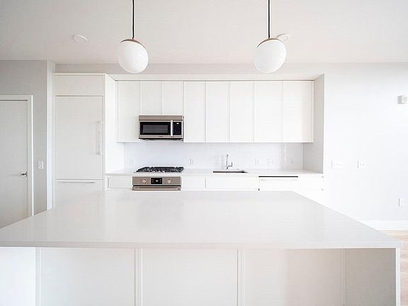 2nd image of 193 Washington St #623