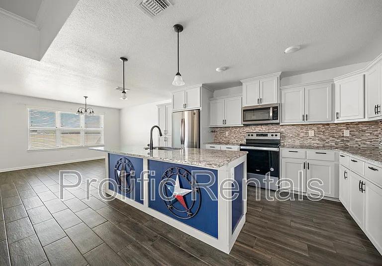 5301 Primavera Ln — Photo 11