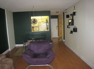 16950 W Dixie Hwy APT 637, North Miami Beach, FL 33160
