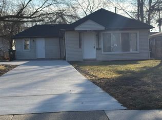 21700 Elizabeth St, Saint Clair Shores, MI 48080