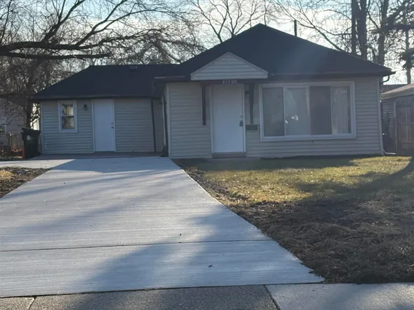21700 Elizabeth St, Saint Clair Shores, MI 48080