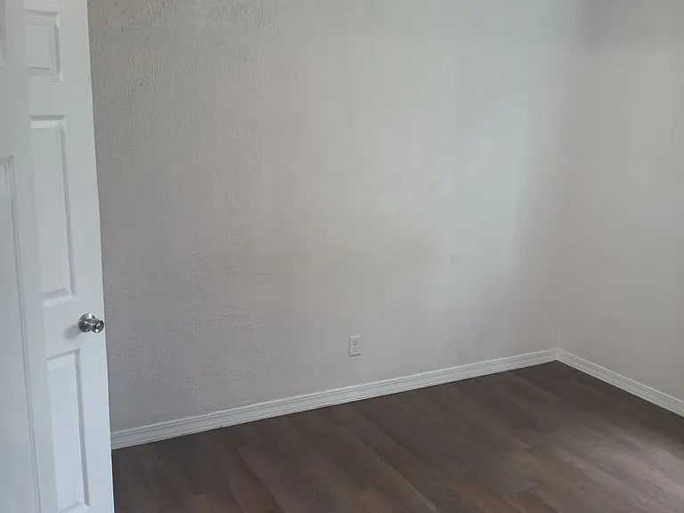West Towne Apartments — Photo 31