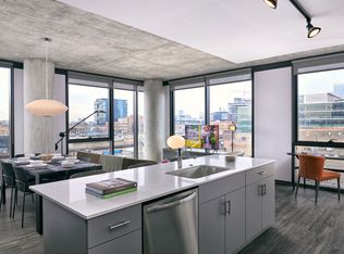 1201 W Lake St #810, Chicago, IL 60607