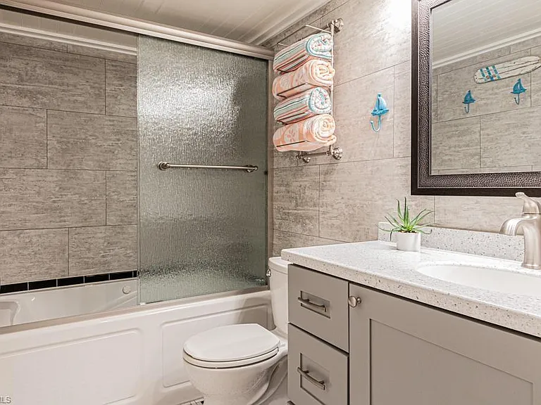 2132 Tama Cir #102 — Photo 23