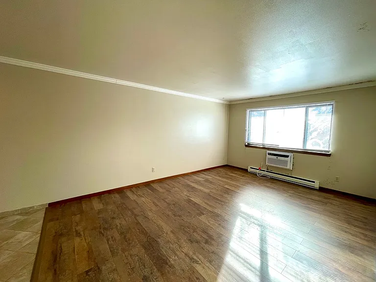 N114W15846 Sylvan Cir — Photo 22