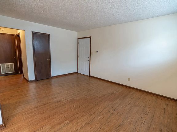 4th image of 923 Vattier St APT 10