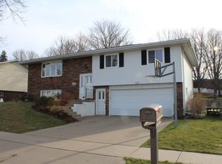 2072 Admiral St, Dubuque, IA 52002