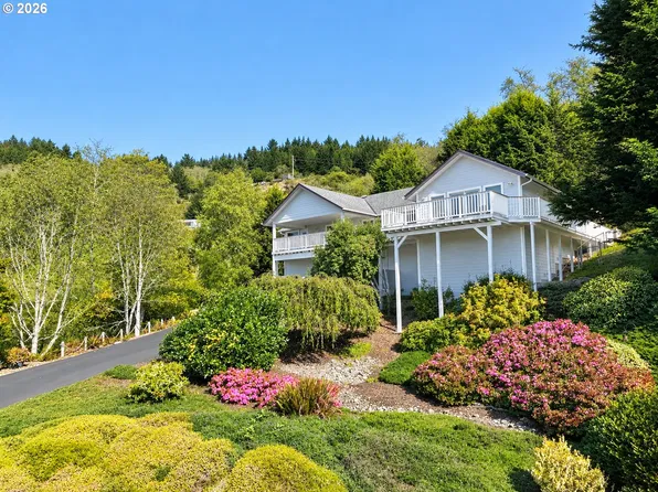15709 Pelican Bay Dr, Brookings, OR 97415