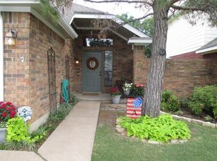 6933 Driffield Cir, North Richland Hills, TX 76182