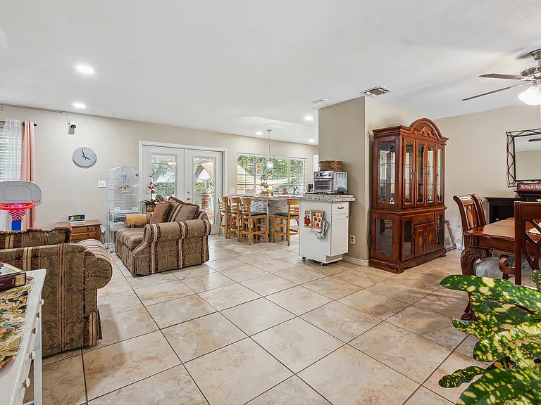 6738 Spring Manor St — Photo 4