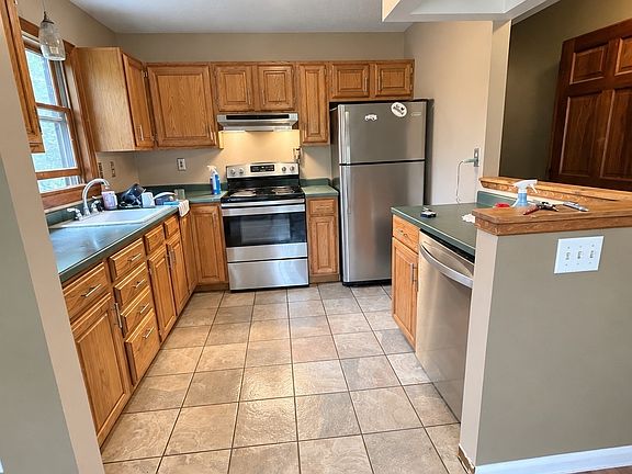 4th image of 62 Bates Pond Road