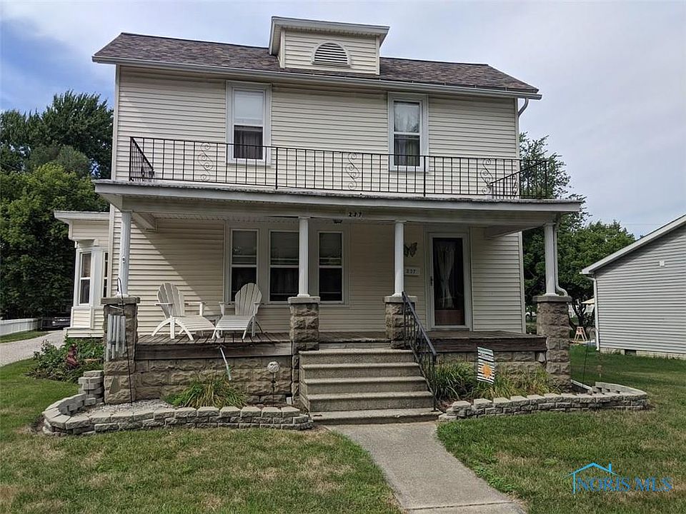 1st image of 237 E Leggett St