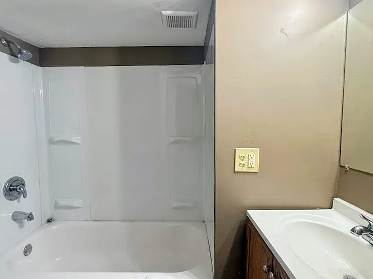 729 Mallison Ave — Photo 11