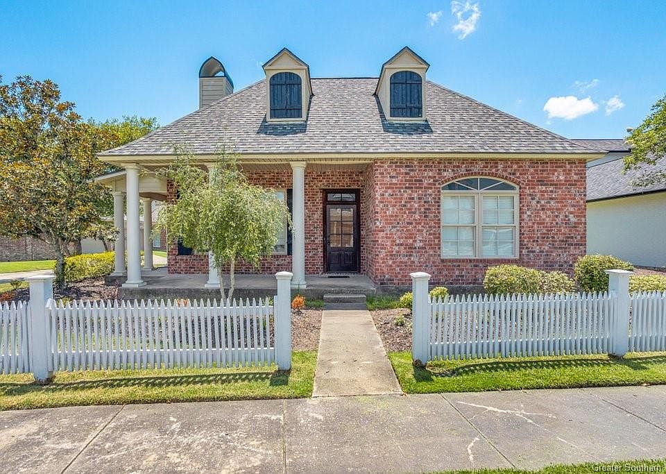 1st image of 5920 Camellia Pl