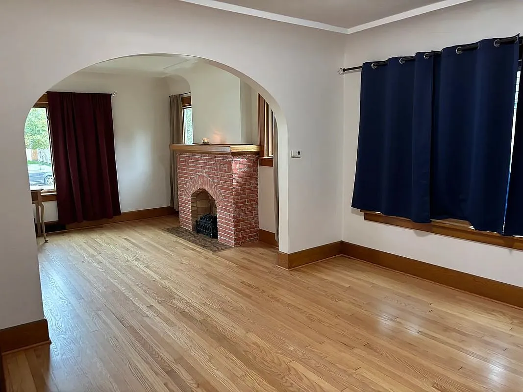 3 bed, 1.0 bath, 1125 sqft, $2,200 — Photo 3