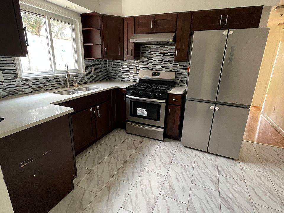 1st image of 160 Ontario Ave #1