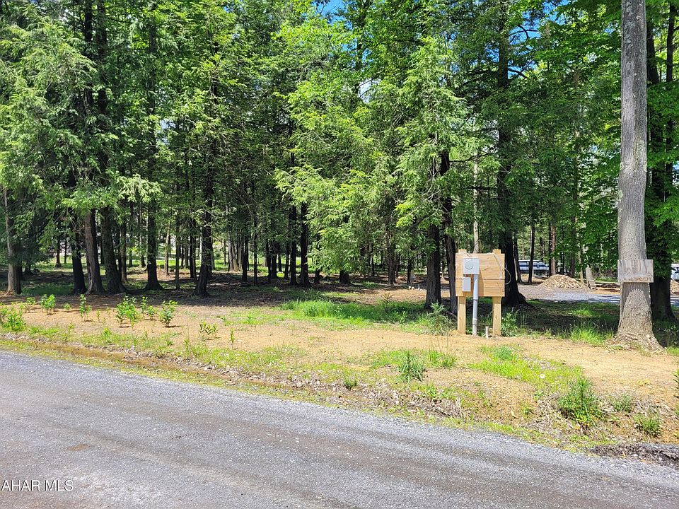 2nd image of 105 Laurel Ln