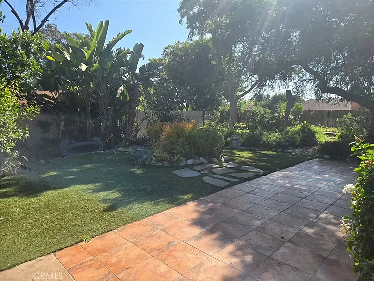 444 Redlands Ave — Photo 37