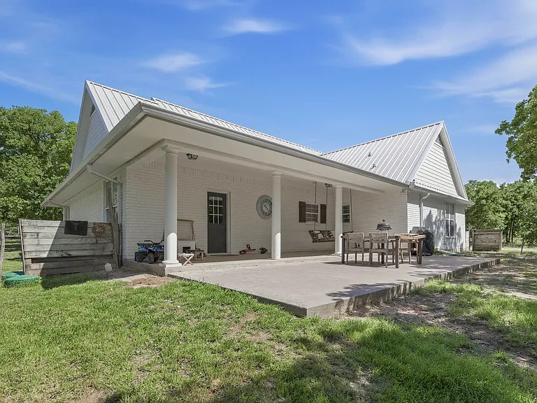 2055 County Road 1370 — Photo 14