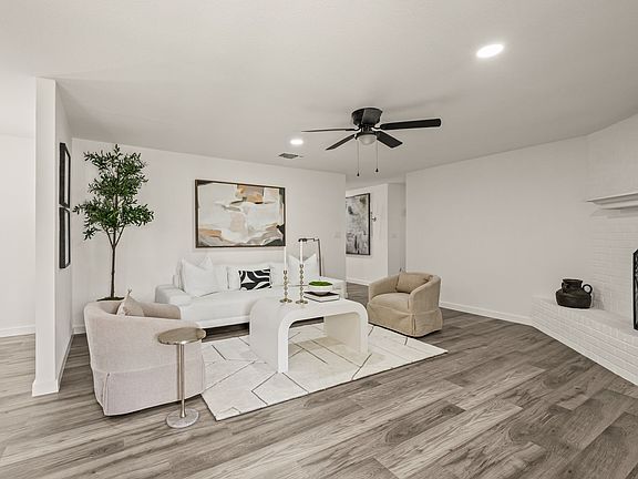 3rd image of 103 Park Trail Pl