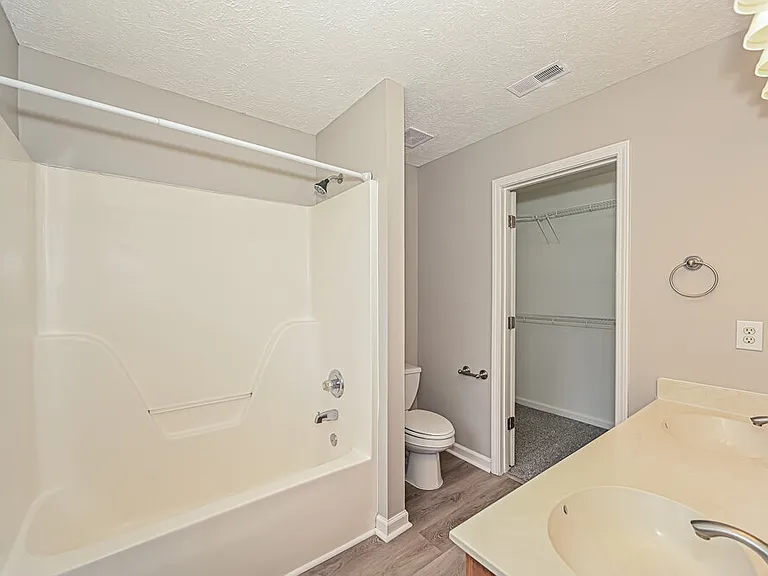 7004 Bridgewater Dr — Photo 11