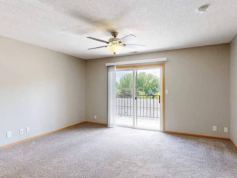Highland View Apartments — Photo 108
