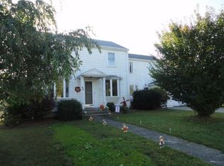 66 Arbor Ter, Tiverton, RI 02878