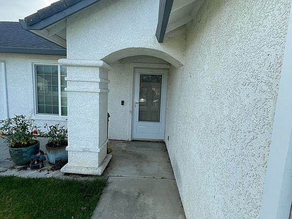 4th image of 3343 Oak St