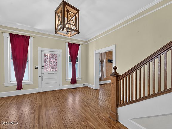 5th image of 708 Richmond St