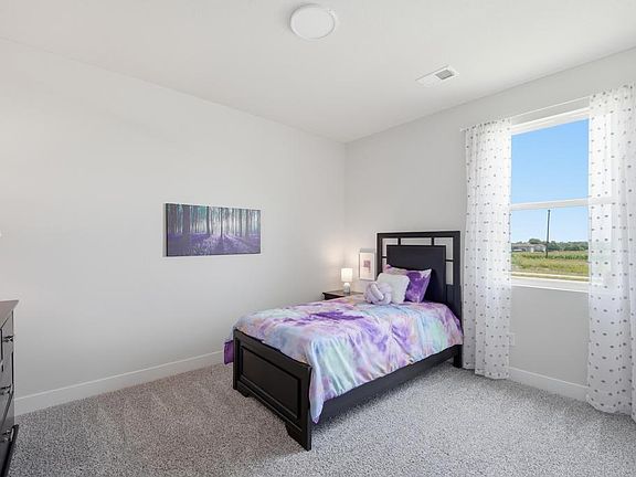 5th image of 17690 Jubilee St