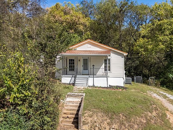 3rd image of 908 Dunlap Ln