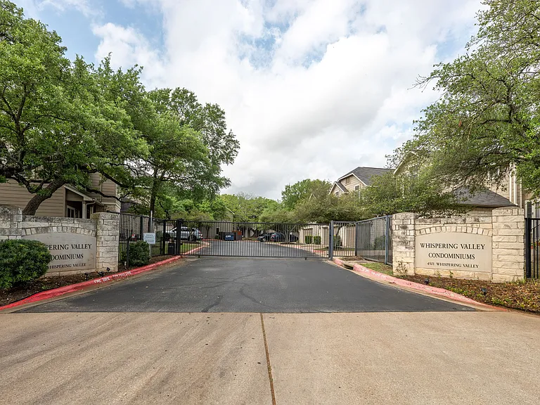 4501 Whispering Valley Dr #3 — Photo 36