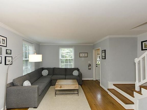 2nd image of 3321 S Wakefield St #B