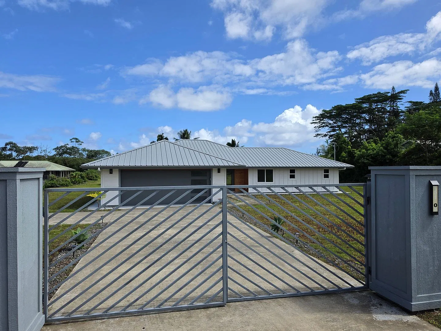 Modern 4br/3ba Home With Garage On 1 Acre | Hpp | $4,000/Month — Photo 2