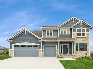 875 Sandstone Point, Waukee, IA 50263