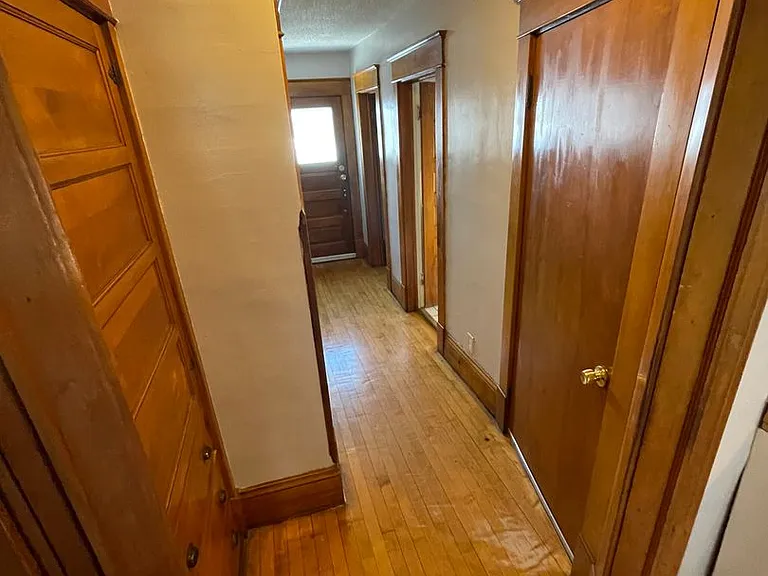 3718 Oakland Ave — Photo 1