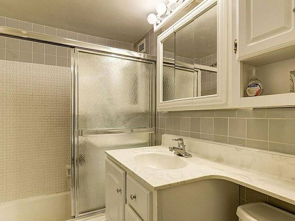 4th image of 10401 Grosvenor Pl APT 1212