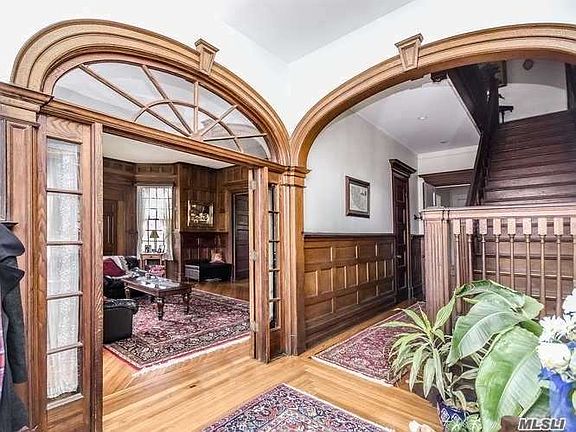 2nd image of 6 Dixon Ct