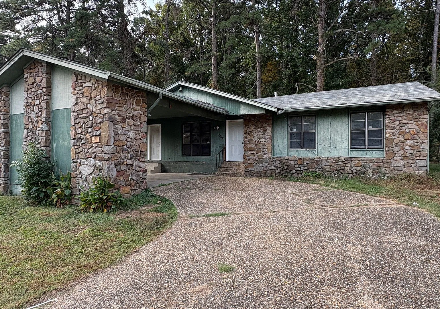 Fully remodeled 4 bedroom, 2 bath home in Little Rock — Photo 1