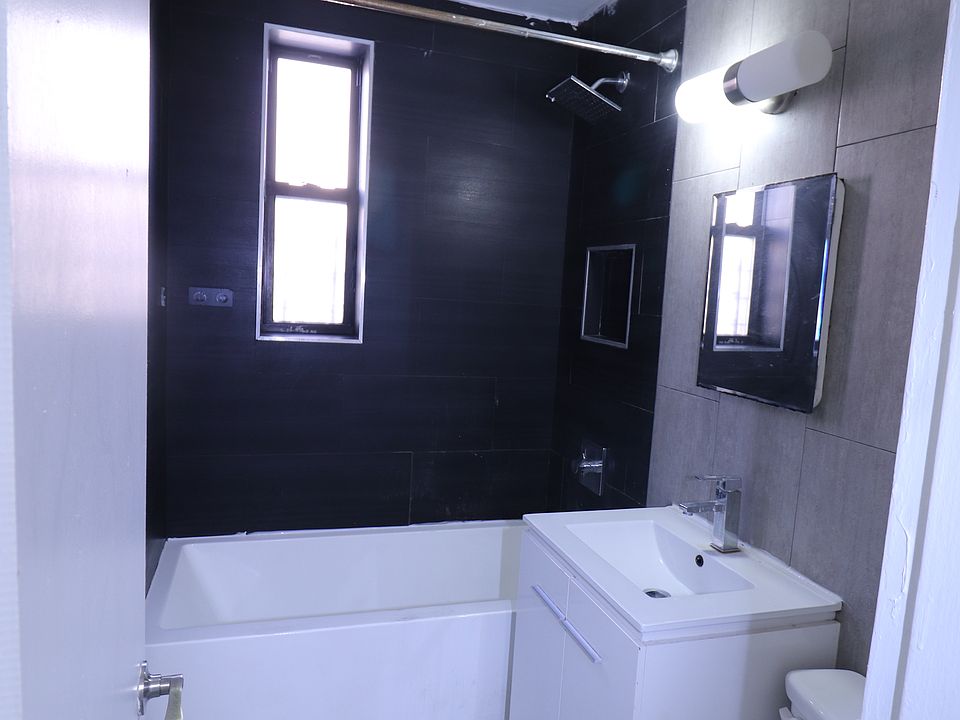 1st image of 13261 Sanford Ave APT 3D