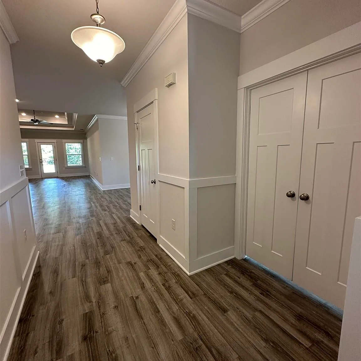 4 bed, 2.5 bath, 2030 sqft, $2,200 — Photo 2