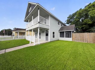 1086 S Hood St, Alvin, TX 77511