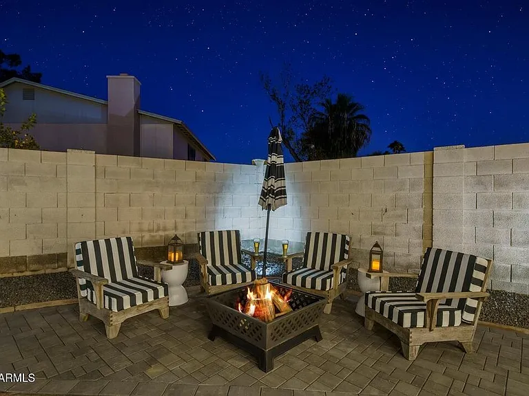 4526 E Paradise Ln — Photo 41